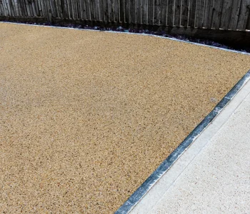 Resin Driveway corner image of the corner of a resin driveway